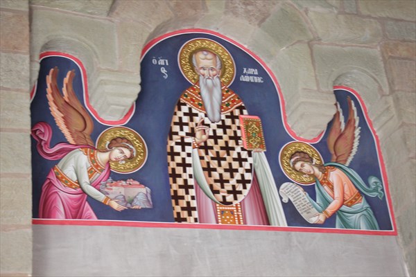 098-Св.Харлампий, фреска над входом в храм